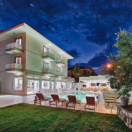 ホテル Ege Tulip Çeşme エクステリア 写真