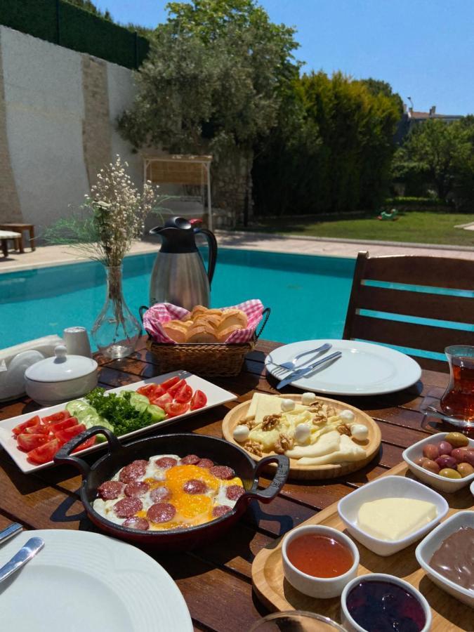 ホテル Ege Tulip Çeşme エクステリア 写真