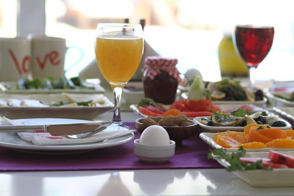 ホテル Ege Tulip Çeşme エクステリア 写真