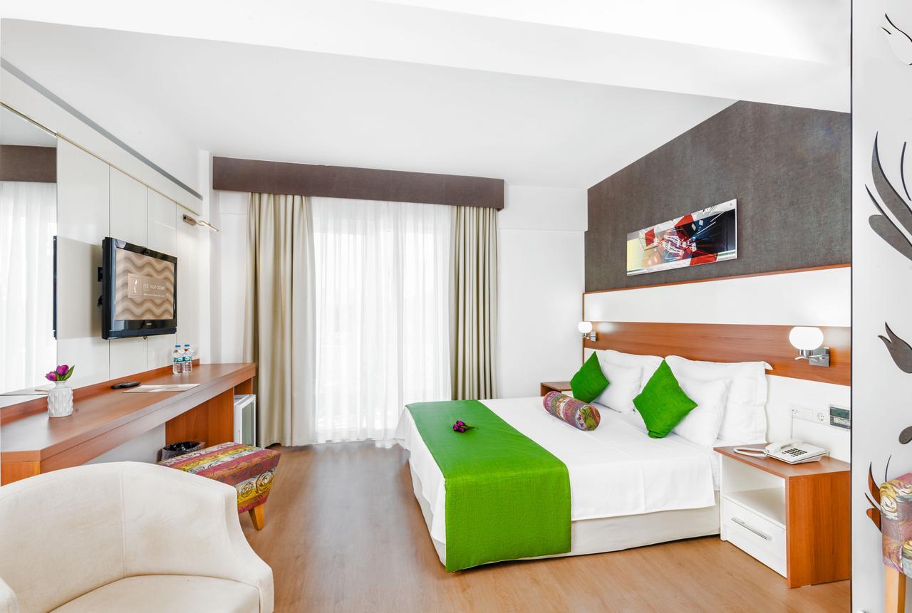 ホテル Ege Tulip Çeşme エクステリア 写真