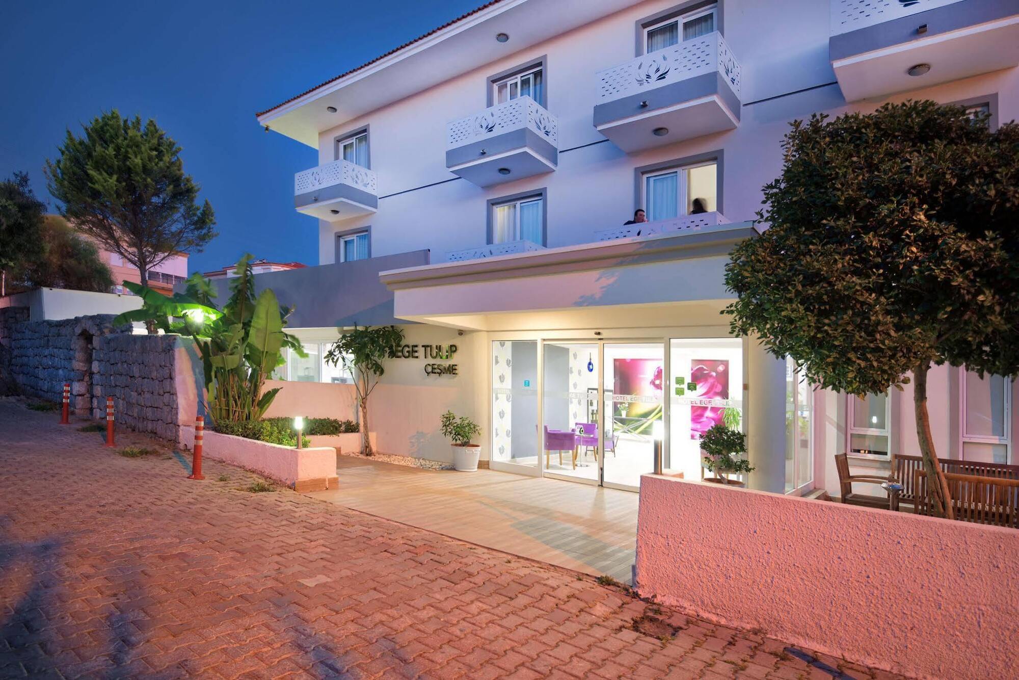 ホテル Ege Tulip Çeşme エクステリア 写真